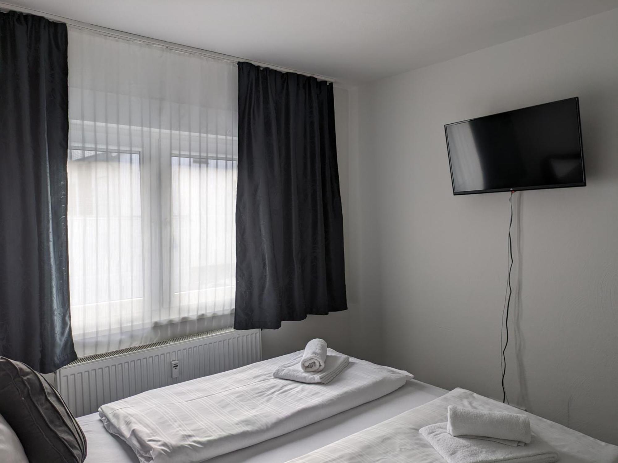 Hotel Ari Kaiserslautern Esterno foto