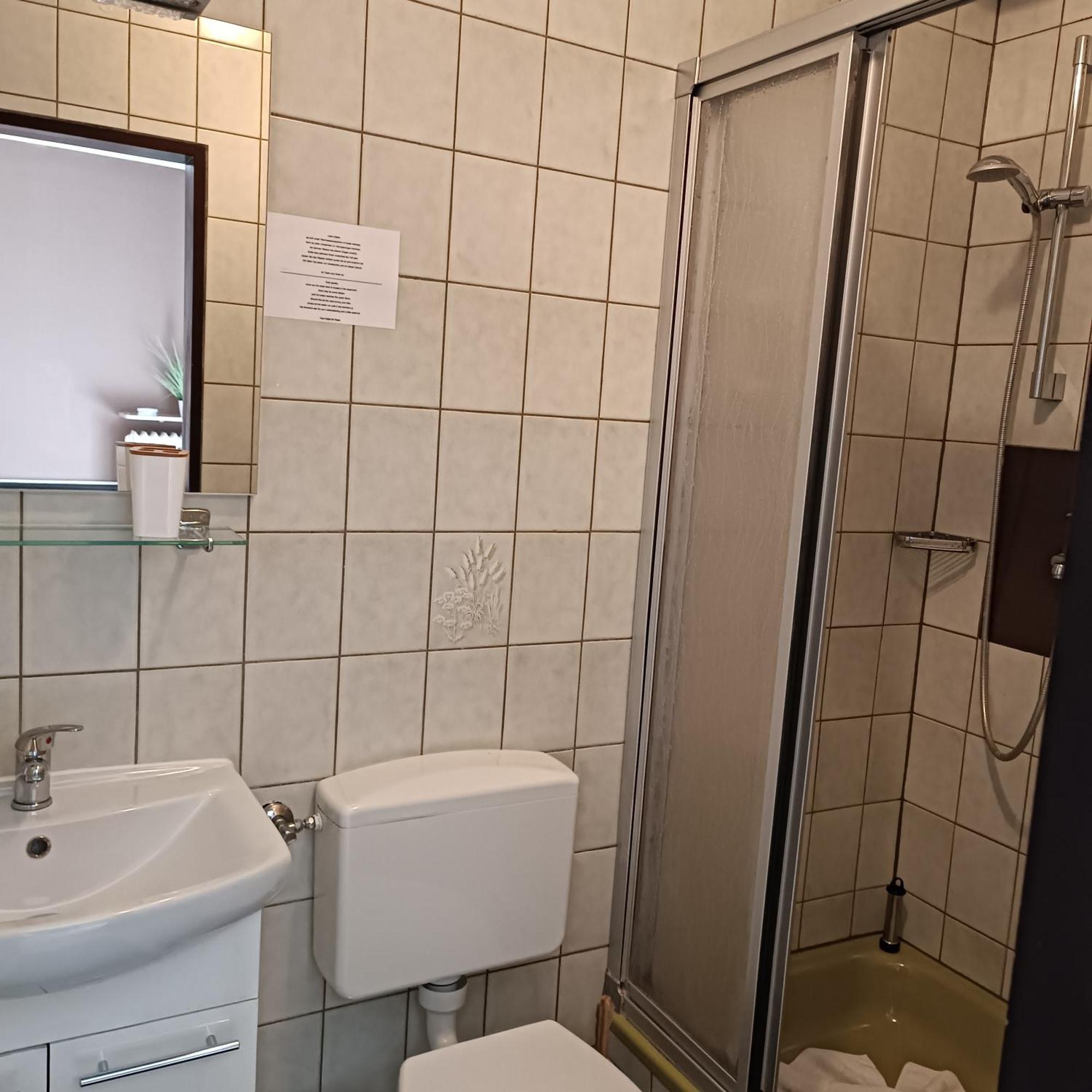 Hotel Ari Kaiserslautern Esterno foto